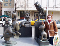 Janet Richards & Tom Otterness statues
